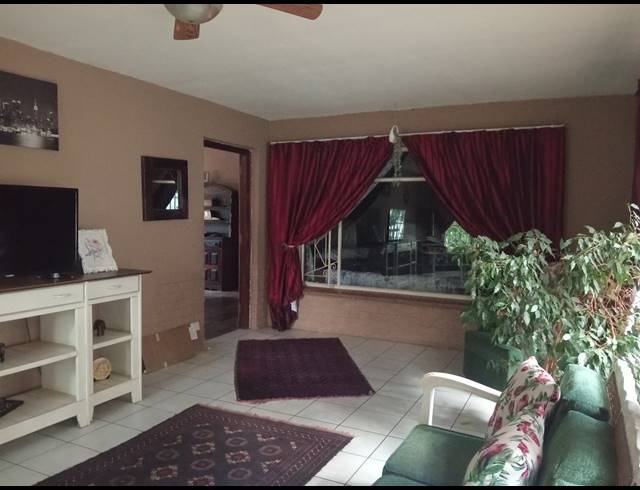 5 BEDROOM HOUSE FOR SALE IN BIRCHLEIGH